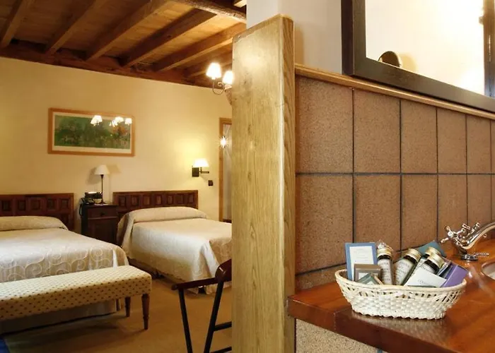 Rural Palacio De Prelo 4*